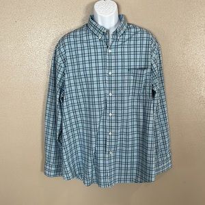 IZOD Men’s button down shirt, size Extra Large.